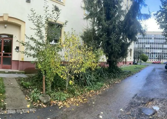Downtown Apartman Near City Center & Miskolc Plaza