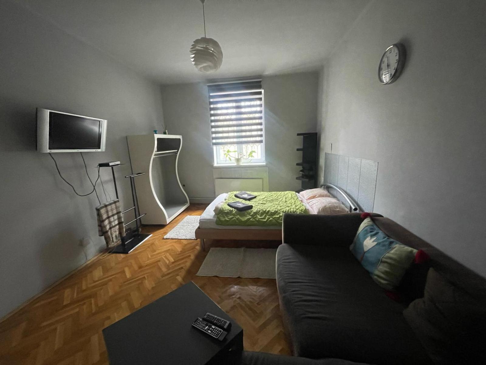 Apartment Downtown Near Center & Plaza Miskolc